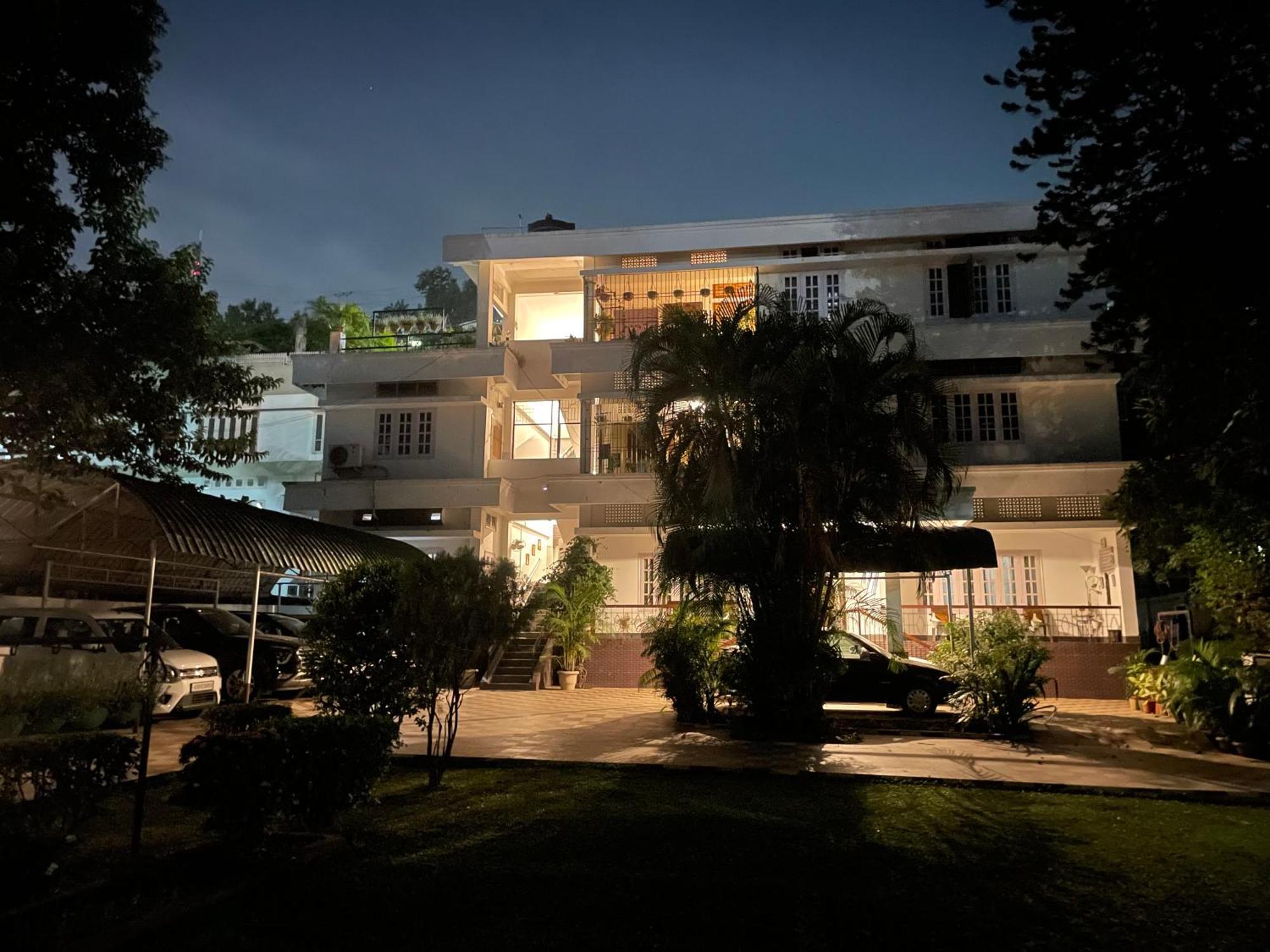 The Choudhury Manor Homestay Guwahati Exterior foto